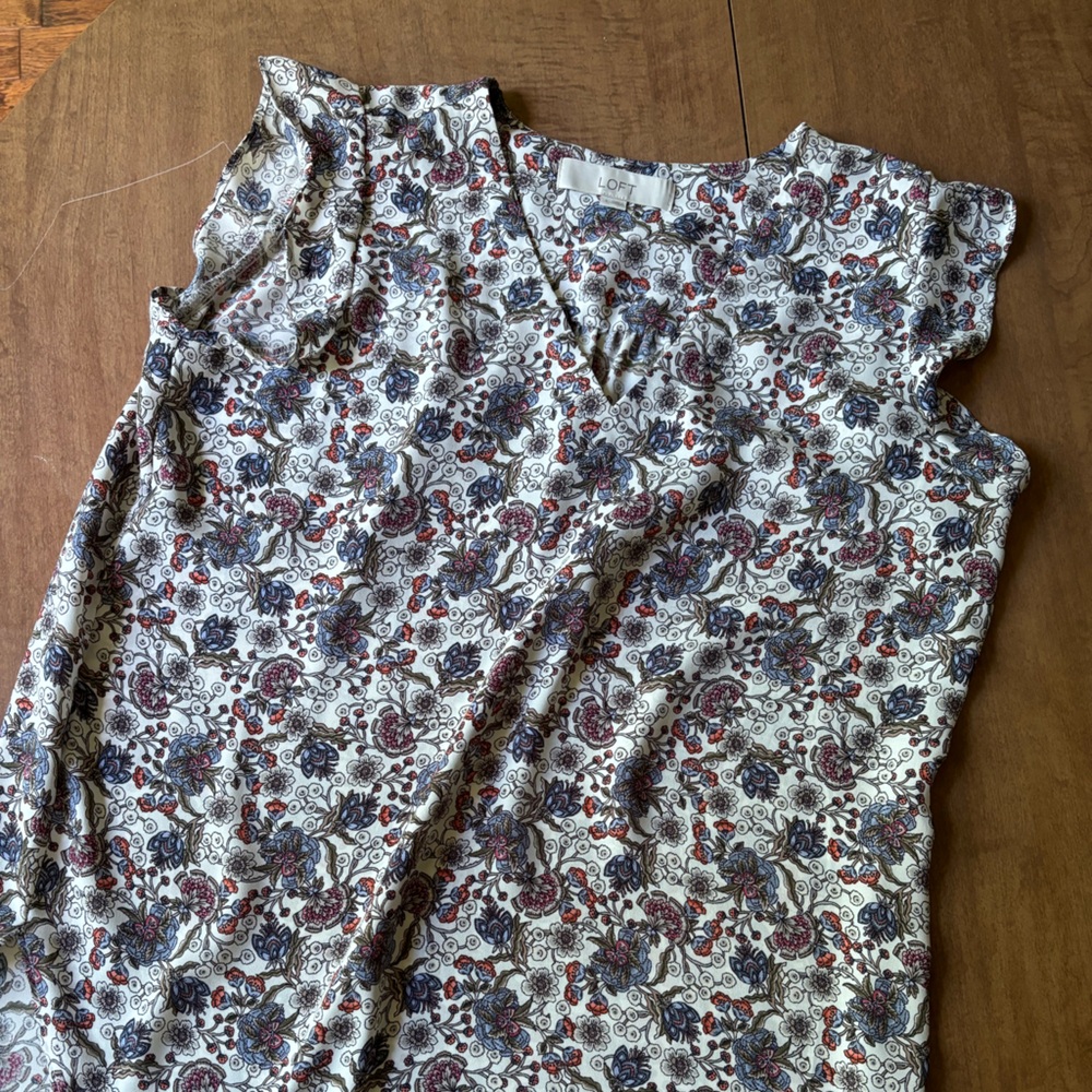 Loft Ann Taylor Women's Regular size Small Flutter Tank Blouse